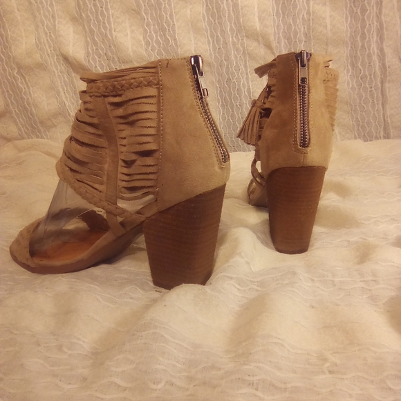 Heels - Picture 2 of 2